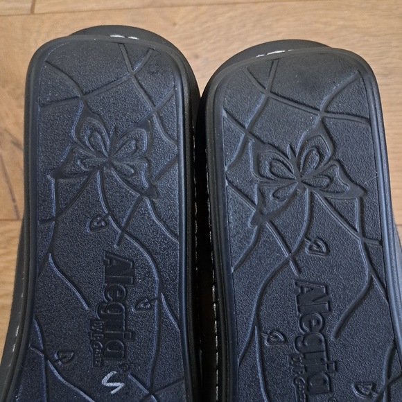 Alegria Pen 780X Mosiac Metallic Slide Sandals - Picture 7 of 10